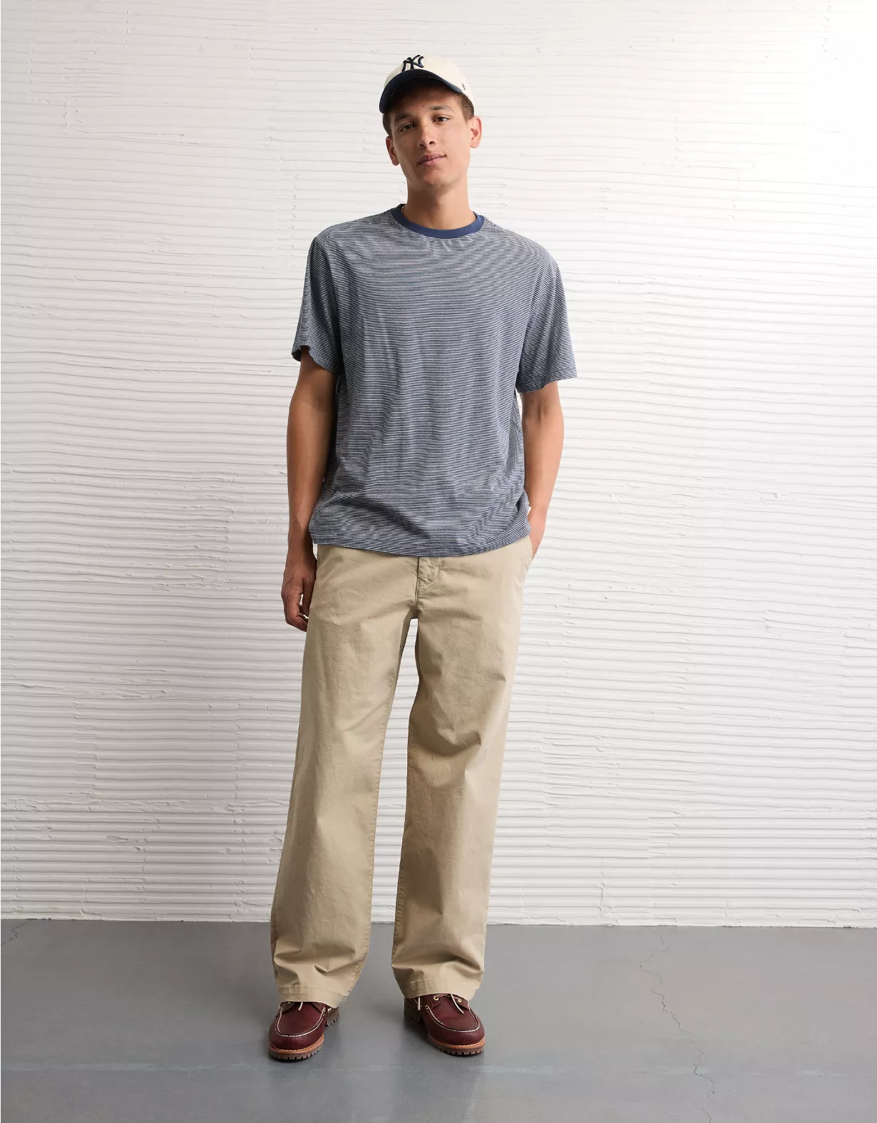 AE Flex Ultra Baggy Lived-In Khaki Pant Light Khaki 1 AE Flex Ultra Baggy Lived-In Khaki Pant Light Khaki