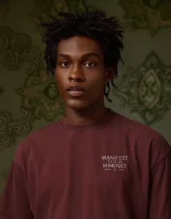 AE X Tru Kolors Manifest Your Mindset Graphic T-Shirt Burgundy -American Eagle Fashion 0161 4845 613 d2