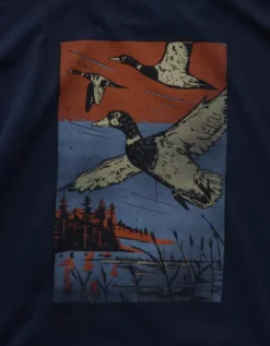 AE Boxy Destination Graphic T-Shirt Navy -American Eagle Fashion 0181 4920 410 d1