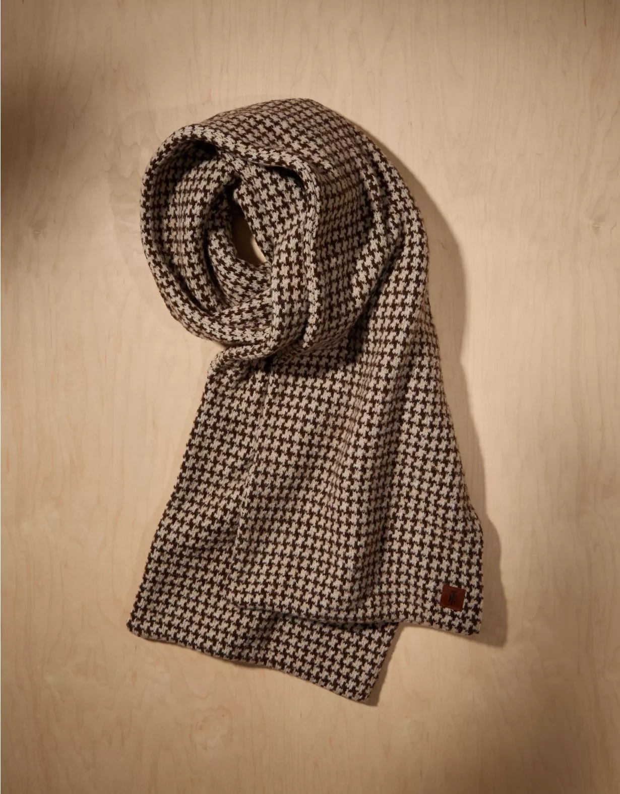 AE X Tru Kolors Knit Houndstooth Scarf Brown 1 AE X Tru Kolors Knit Houndstooth Scarf Brown