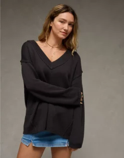 AE Big Hug V-Neck Sweater Black