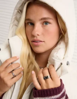 AE Technical Puffer Vest Cream -American Eagle Fashion 0387 3722 106 d2