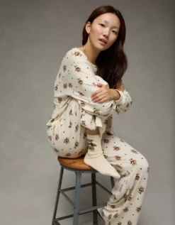 AE Teddy Bear Crew Socks Bone Khaki -American Eagle Fashion 0425 4099 210 os