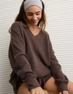 AE Big Hug V-Neck Waffle Sweatshirt Chocolate