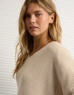 AE Big Hug V-Neck Waffle Sweatshirt Oatmeal Heather -American Eagle Fashion 0453 2910 864 d2