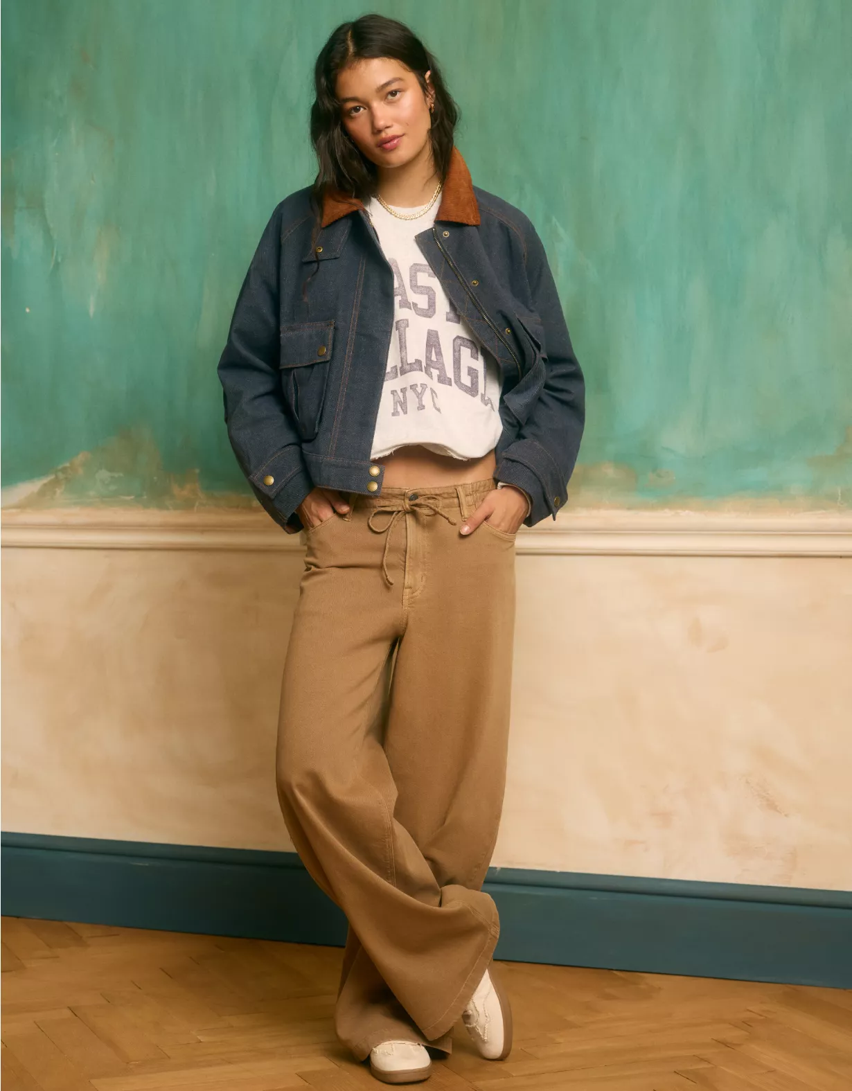 AE Dreamy Drape Stretch Low-Rise Ultra Wide-Leg Pant Iced Mocha 1 AE Dreamy Drape Stretch Low-Rise Ultra Wide-Leg Pant Iced Mocha