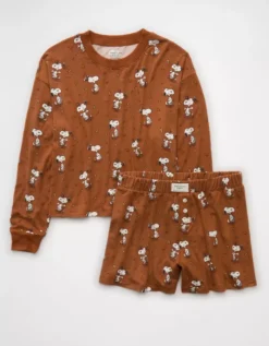 AE Luxe Plush Snoopy Halloween PJ Set Amber Brown 7 AE Luxe Plush Snoopy Halloween PJ Set Amber Brown -American Eagle Fashion 0575 1216 206 f