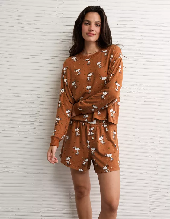 AE Luxe Plush Snoopy Halloween PJ Set Amber Brown 4 AE Luxe Plush Snoopy Halloween PJ Set Amber Brown - Image 4