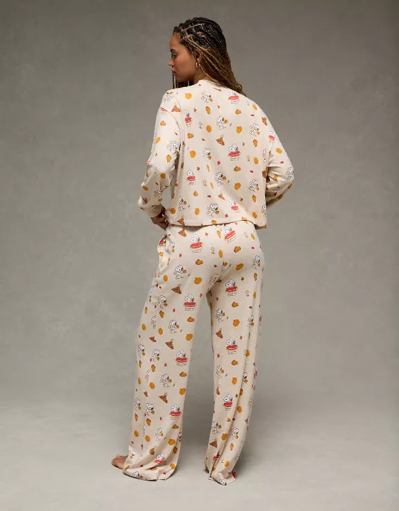 AE Luxe Plush Snoopy Fall Long-Sleeve & Pant PJ Set Oatmeal Heather 2 AE Luxe Plush Snoopy Fall Long-Sleeve & Pant PJ Set Oatmeal Heather - Image 2