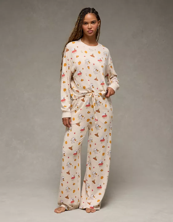 AE Luxe Plush Snoopy Fall Long-Sleeve & Pant PJ Set Oatmeal Heather 4 AE Luxe Plush Snoopy Fall Long-Sleeve & Pant PJ Set Oatmeal Heather - Image 4