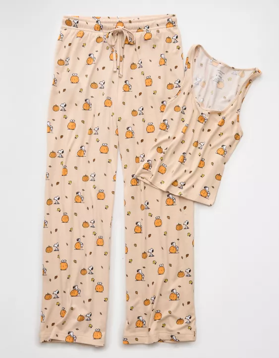 AE Luxe Plush Snoopy Halloween PJ Set Cake Batter 4 AE Luxe Plush Snoopy Halloween PJ Set Cake Batter - Image 4