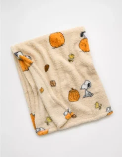 AE Snoopy Fall Blanket Cream