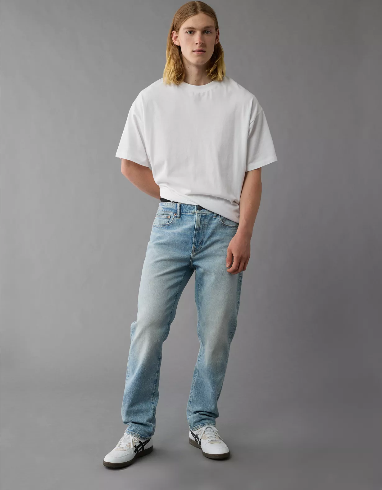 AE EasyFlex Athletic Straight Jean Faded Light 1 AE EasyFlex Athletic Straight Jean Faded Light