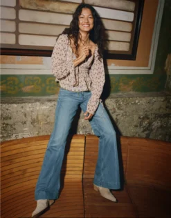 AE Stretch High-Waisted Flare Jean Classic Medium