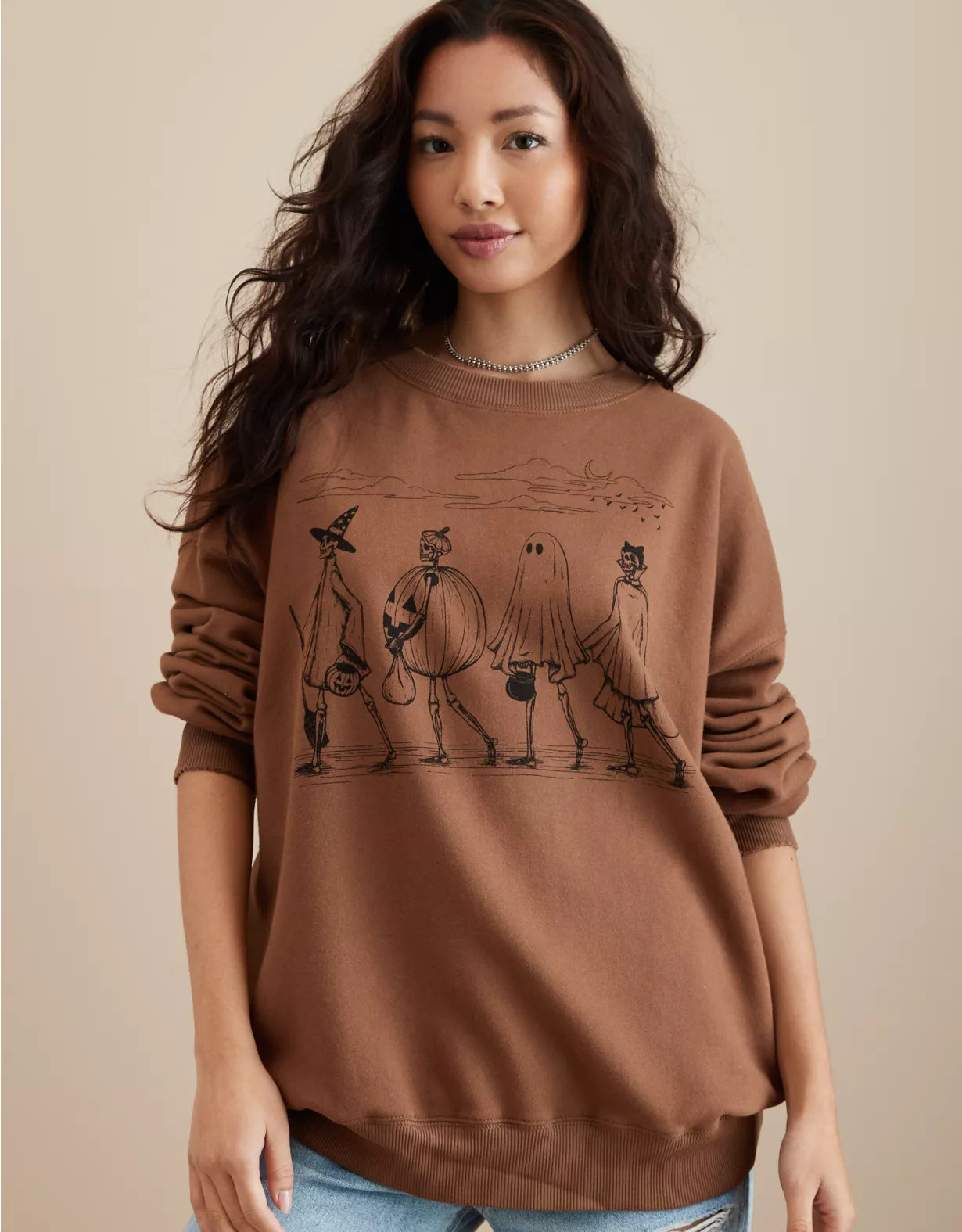 AE Oversized Halloween Graphic Sweatshirt 1 AE Oversized Halloween Graphic Sweatshirt