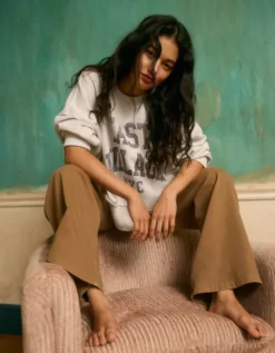 AE Big Hug Graphic Sweatshirt Heather Gray -American Eagle Fashion 1457 2913 006 l2