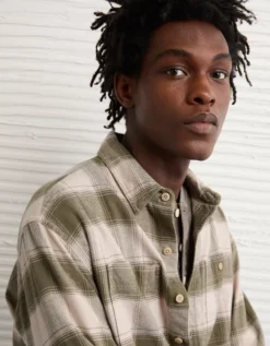 AE Relaxed Everyday Flannel Shirt Olive Daze -American Eagle Fashion 2151 3003 317 d2