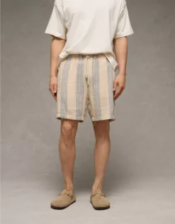 AE 7" Lived-In Trekker Short Light Khaki