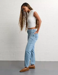 AE Strigid Curvy Mom Jean Faded Ways -American Eagle Fashion 4433 5796 537 os