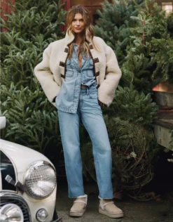 AE Strigid High-Waisted Stovepipe Jean Medium Indigo