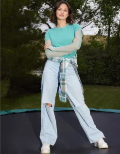 AE Strigid Curvy Super High-Waisted Ripped Baggy Straight Jean