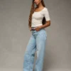 AE Strigid Curvy Super High-Waisted Baggy Straight Jean Light Wash