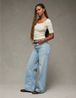 AE Strigid Curvy Super High-Waisted Baggy Straight Jean Light Wash