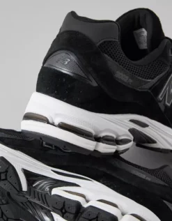 New Balance Men's 2002R Sneaker Black -American Eagle Fashion 7213 7591 001 d2