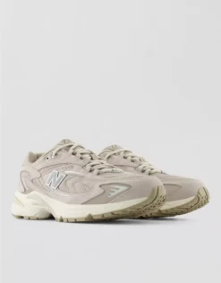New Balance Men's 725 Sneaker Natural