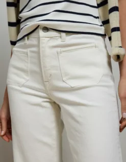 AE77 Premium Bootcut Crop Jean White -American Eagle Fashion 7302 4585 100 d1