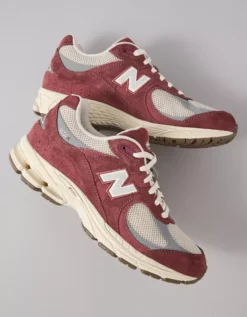 New Balance Women's 2002R Sneaker Burgundy -American Eagle Fashion 7412 7045 613 d1